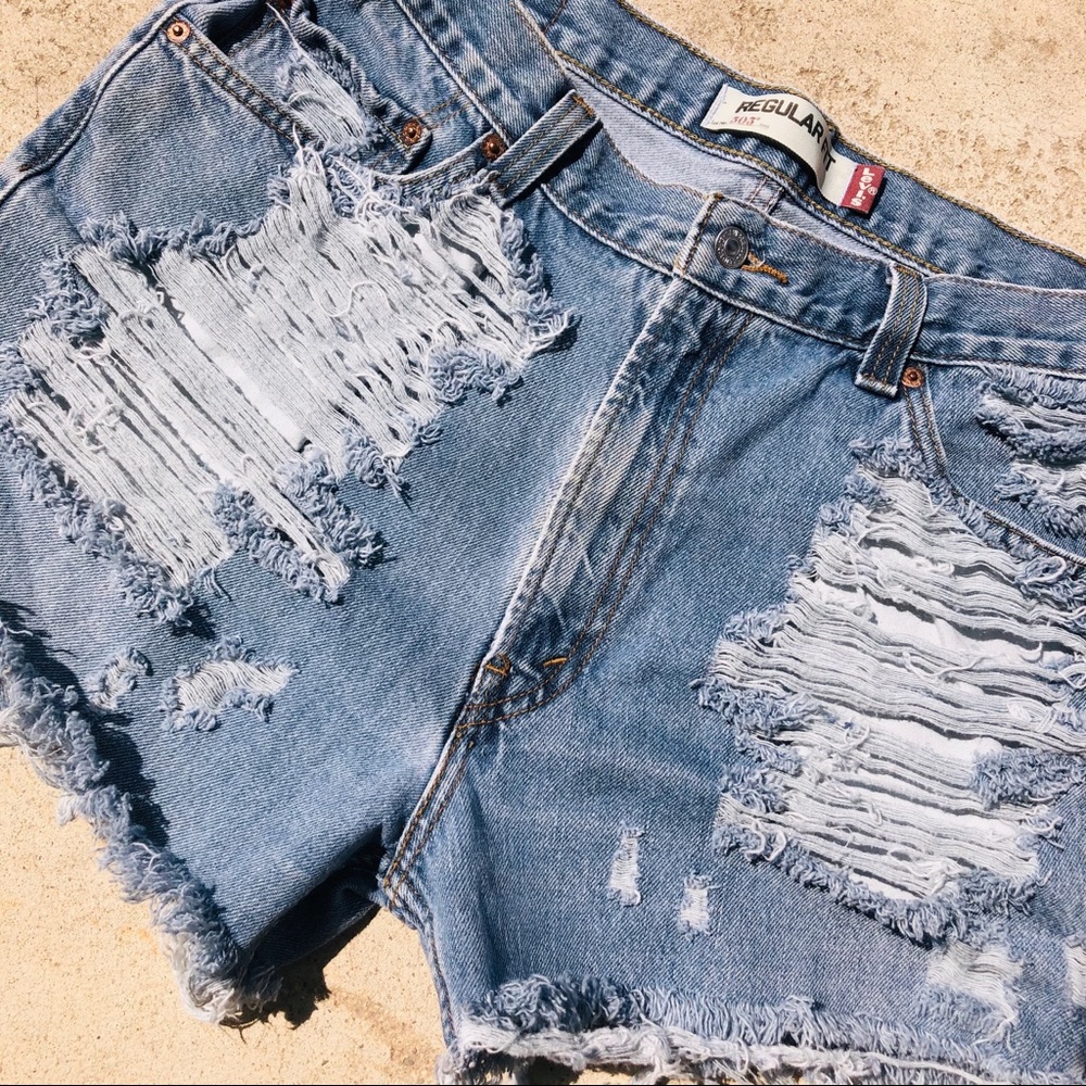 Levi Distressed Shorts